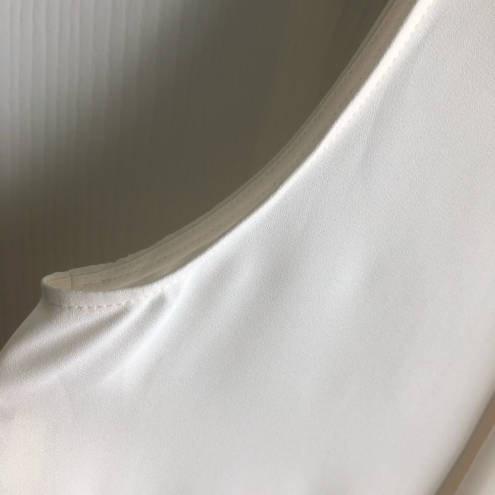 Ann Taylor Cream Tie-Neck Blouse | Size M | Sleeveless & Chic - Picture 5 of 15